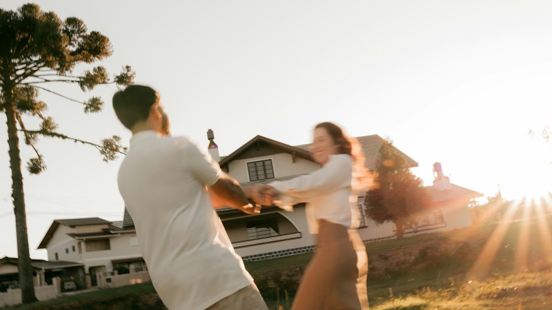 GOLDEN HOUR - Romance